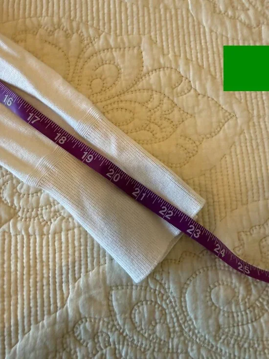 Classic cream turtleneck long sleeve sweater. - Picture 5 of 6